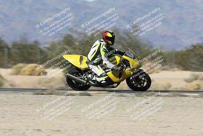 media/Dec-01-2025-Moto Forza (Mon) [[2daa91e15f]]/2-Intermediate Group/Session 3 (Turn 7 Inside Pans)/